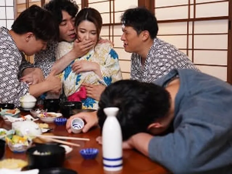 đưa Người vợ đi suối nước nóng, Chồng yêu không biết Người vợ bị người khác làm tình sấp mặt